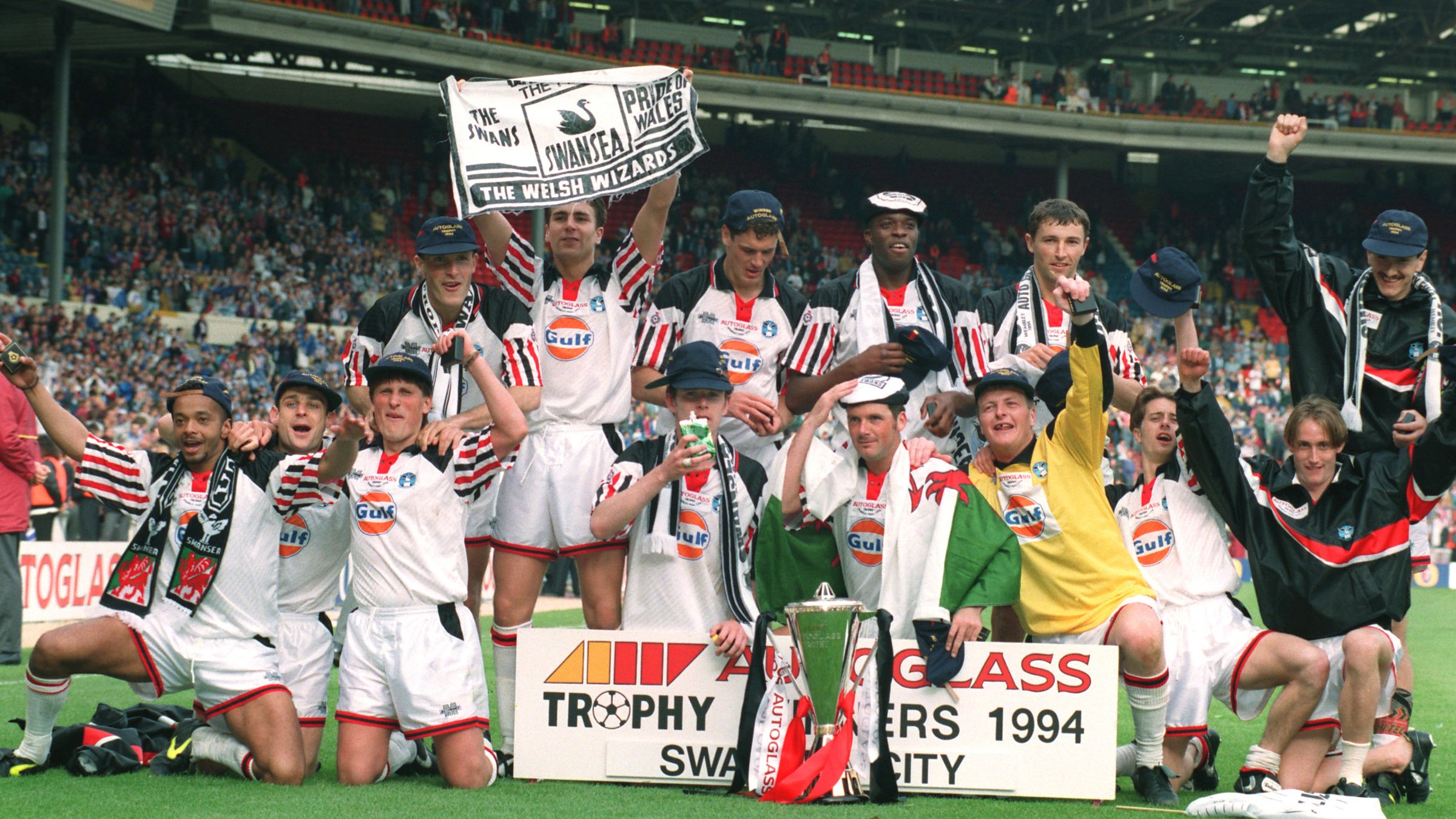 Soccer - Autoglass Trophy Final - Huddersfield Town v Swansea City - Wembley Stadium