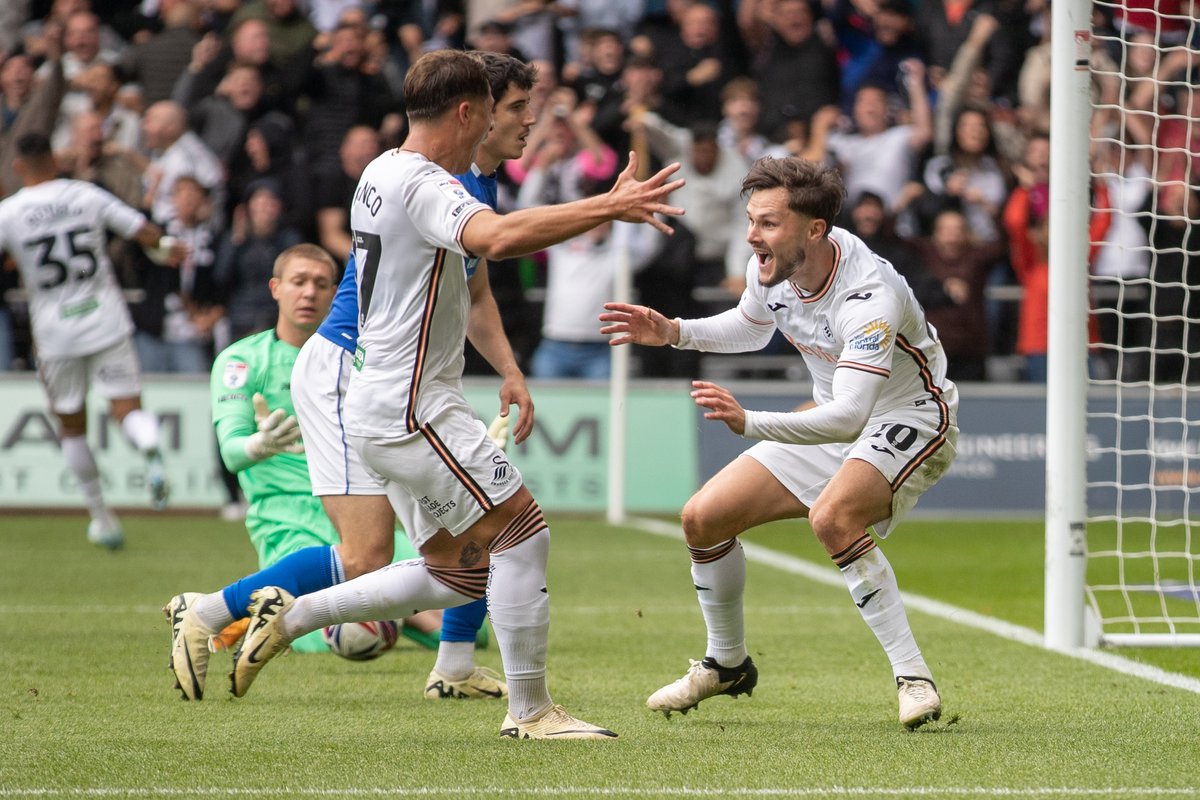 Liam Cullen celebrates scoring against Cardiff 2024-2025